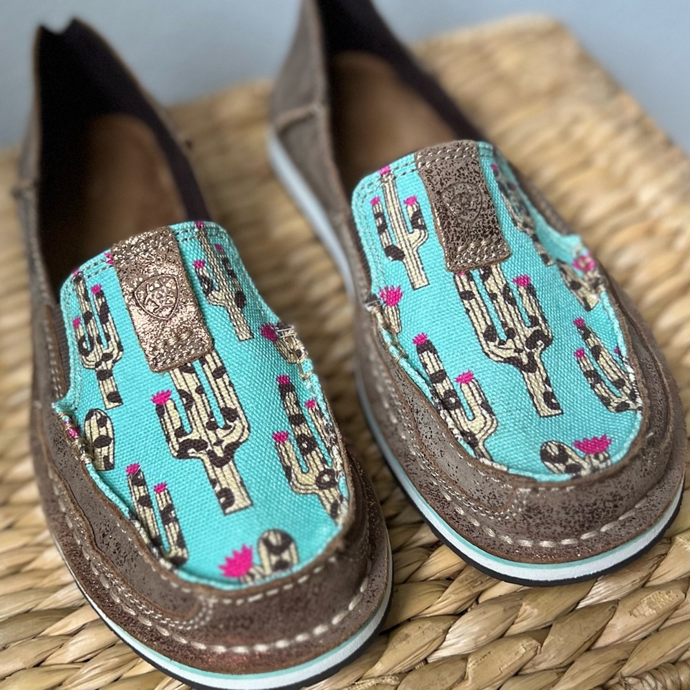 NEW, NEVER WORN 👉 Women’s Ariat Crusiers SIZE 8B